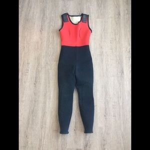 SLEEVELESS WETSUIT - SIZE M/L